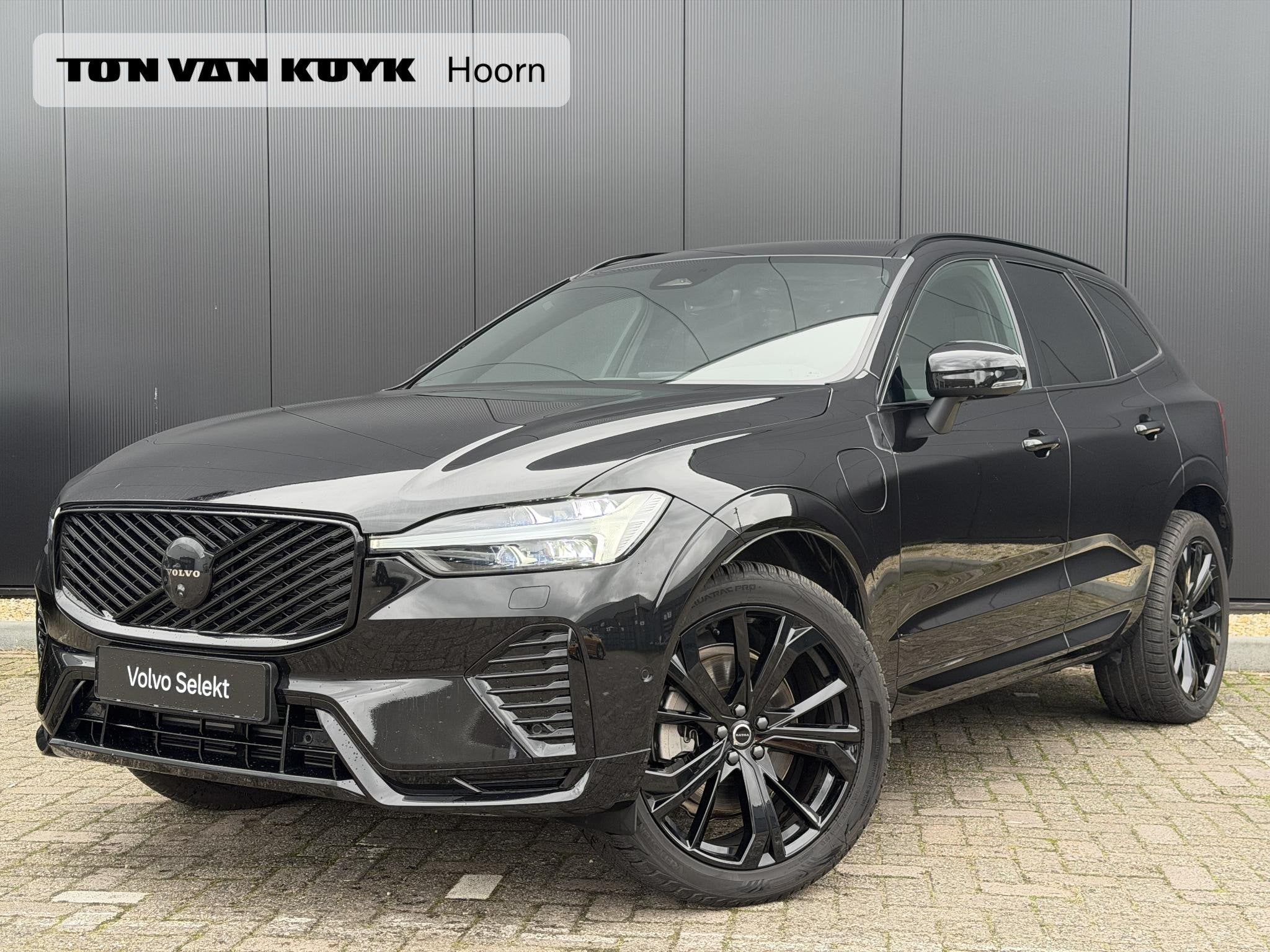 Volvo XC60 2.0 T6 Plug-in hybrid AWD Ultra Black Edition / L