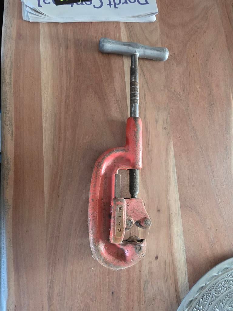 Robuuste RIDGID pijpsnijder voor 1/2" tot 2" buizen, Ophalen of Verzenden, Gebruikt