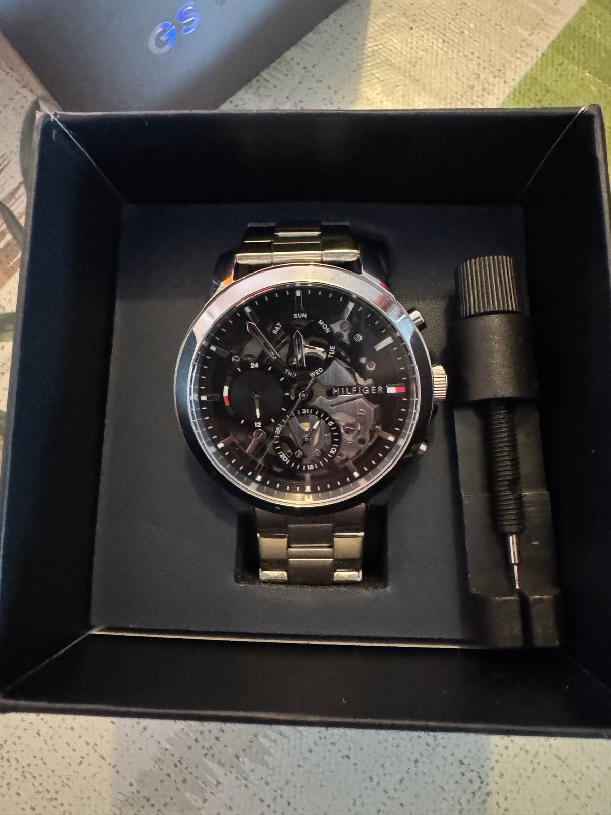 Tommy Hilfiger. Horloges., Sieraden, Tassen en Uiterlijk, Horloges | Kinderen, Ophalen, Zo goed als nieuw, Zwart, Jongen of Meisje
