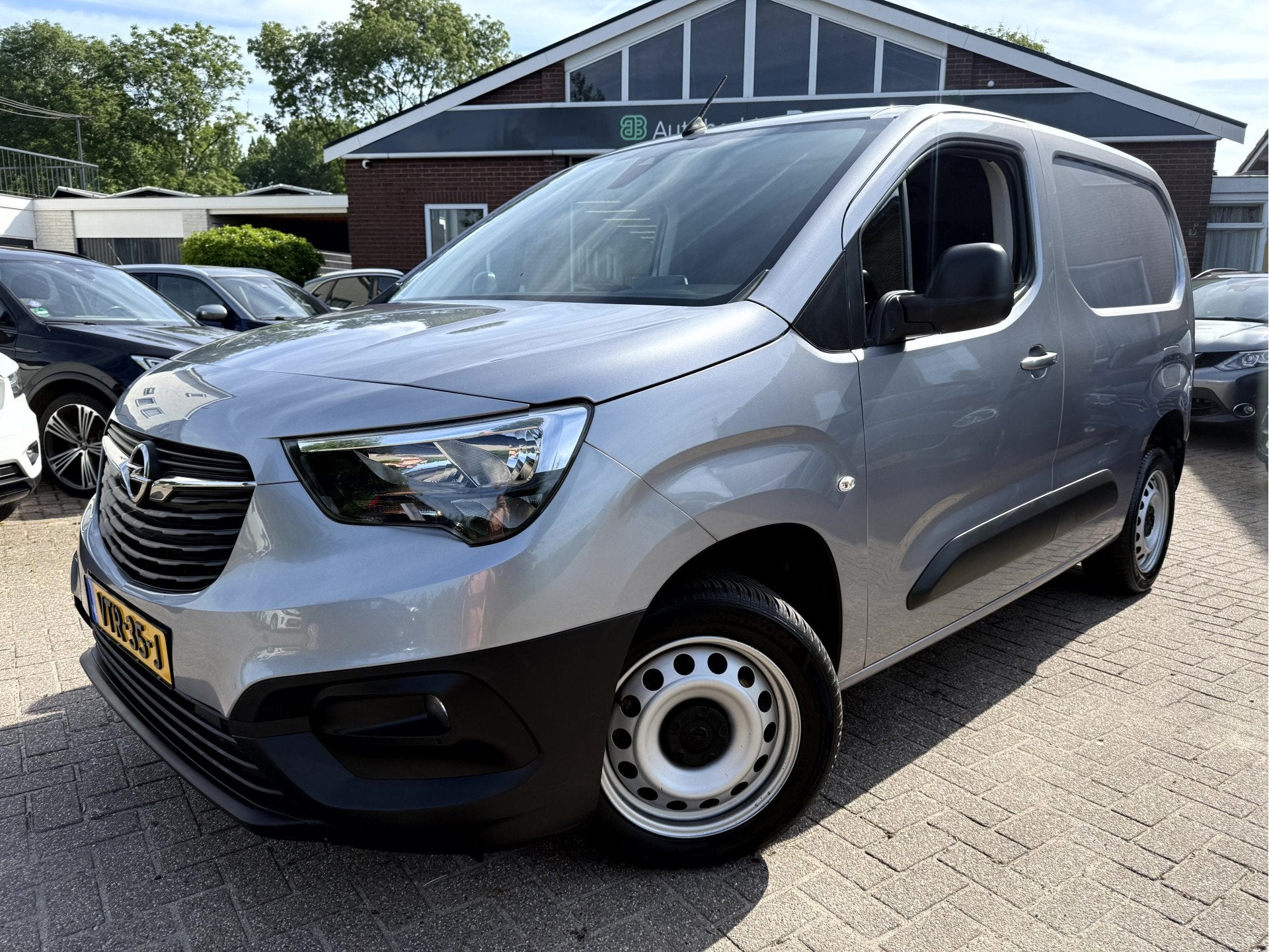 Opel Combo 1.5D 130pk Automaat Navi, App Connect (bj 2023), Stof, Gebruikt, 4 cilinders, Origineel Nederlands
