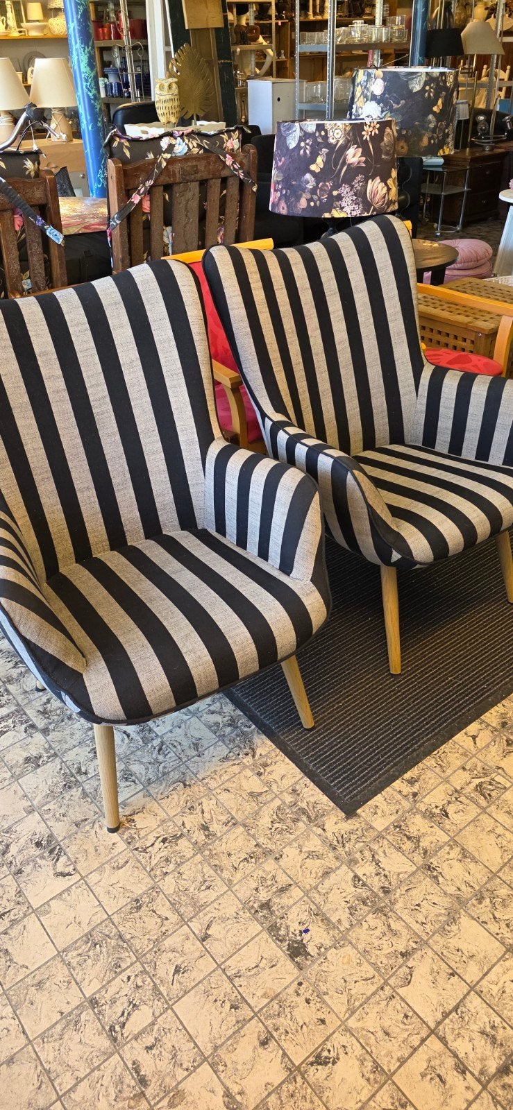 Twee gestreepte fauteuils - zwart en grijs, Huis en Inrichting, Stoelen, Ophalen, Modern, Retro, Gebruikt, Twee
