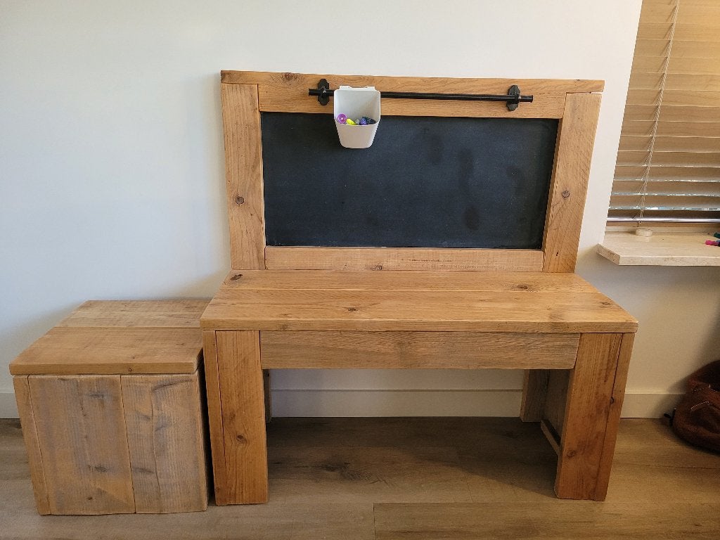 Steigerhouten kinderbureau met krijtbord, Ophalen, Gebruikt, Overige typen