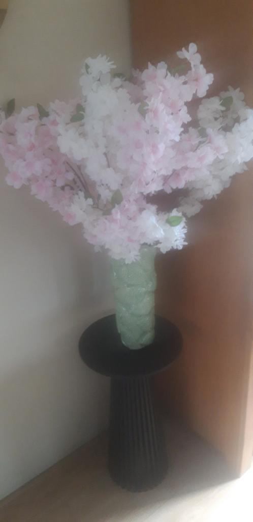 Kunstbloemen met vaas, Ophalen, Zo goed als nieuw