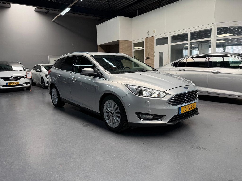 Ford Focus Wagon 1.5 Titanium CAMERA KEYLESS LED AUTOPARK NA, Automatische klimaatregeling, Euro 6, 4 cilinders, 150 pk
