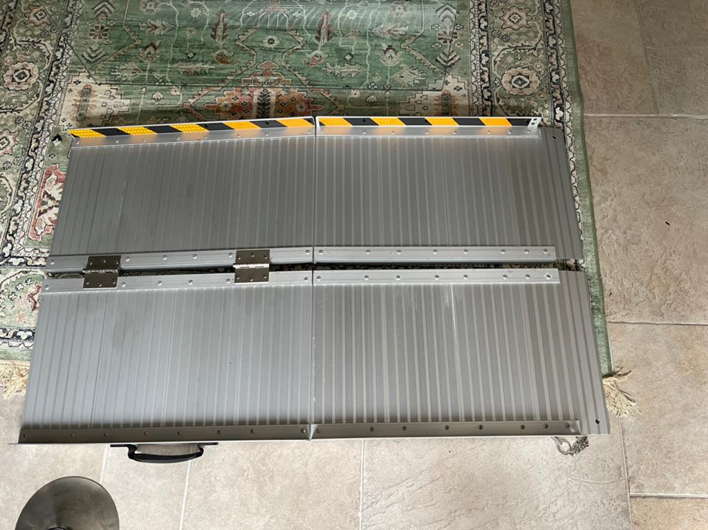 Drempelbrug  oprijplaat draagbaar inklapbaar in vieren, Diversen, Ophalen of Verzenden, Inklapbaar, Nieuw, Elektrische rolstoel