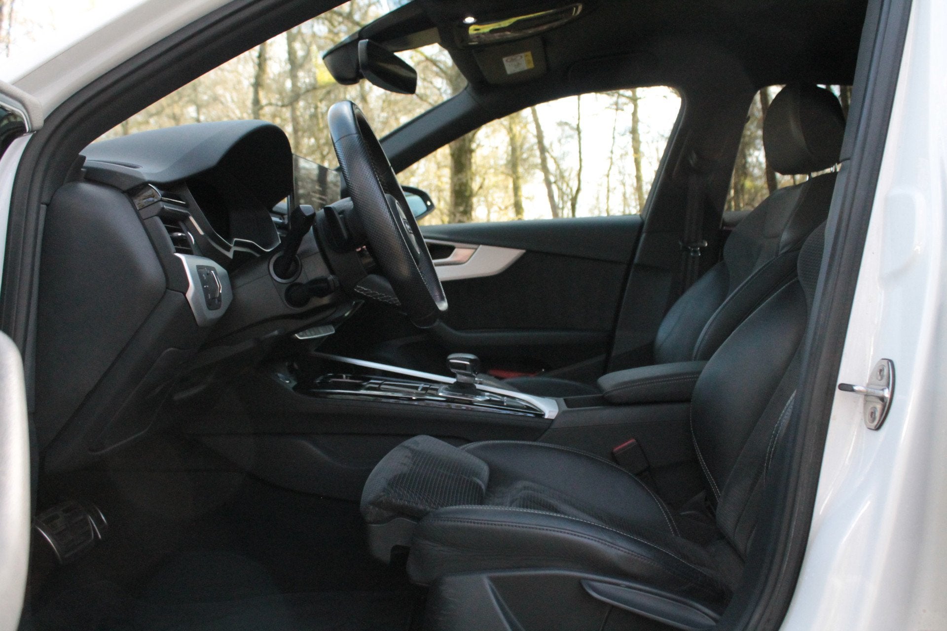 Audi A4 Avant 40 TFSI quattro S-Line | Trekhaak | Carplay, Automaat, Gebruikt, 4 cilinders, A4