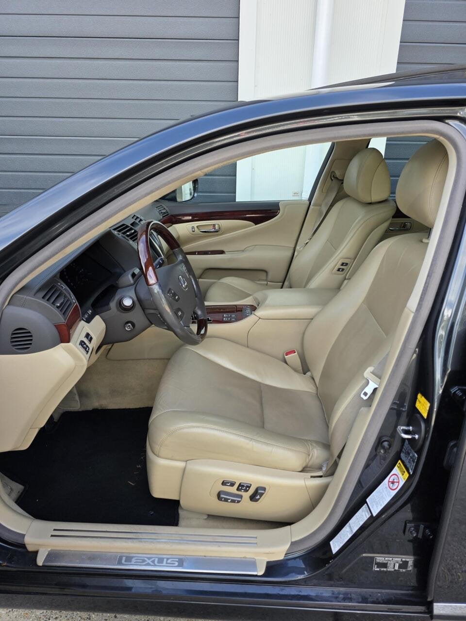 Lexus LS 600h President BTW auto €9.916 NETTO, Auto's, Automaat, Adaptive Cruise Control, Gebruikt, 2245 kg