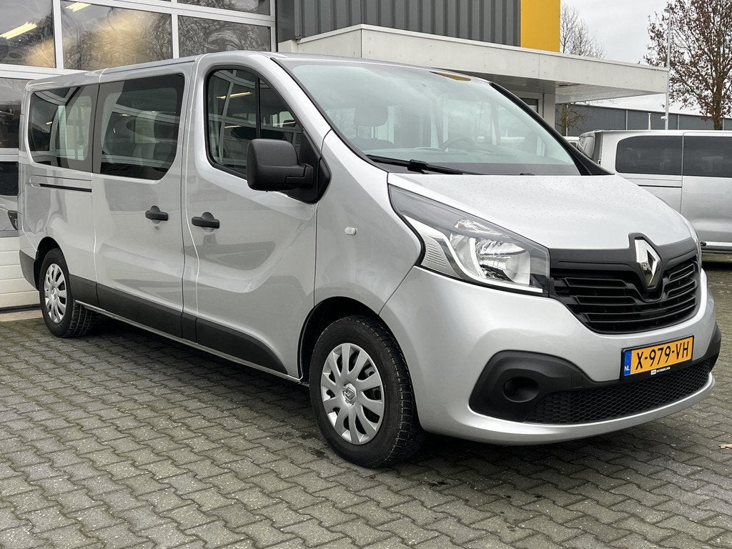 Renault Trafic Passenger 1.6 dCi BTW / BPM vrij Marge 9 pers, Auto's, Renault, Voorwielaandrijving, Stof, Gebruikt, 2000 kg