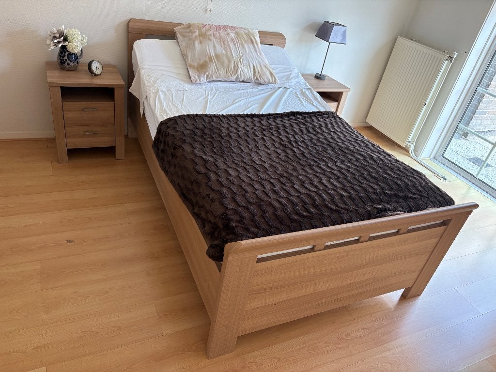 Ouderen bed 120 cm met matras en verstelbaar, Ophalen, Verstelbaar, Bruin, Zo goed als nieuw
