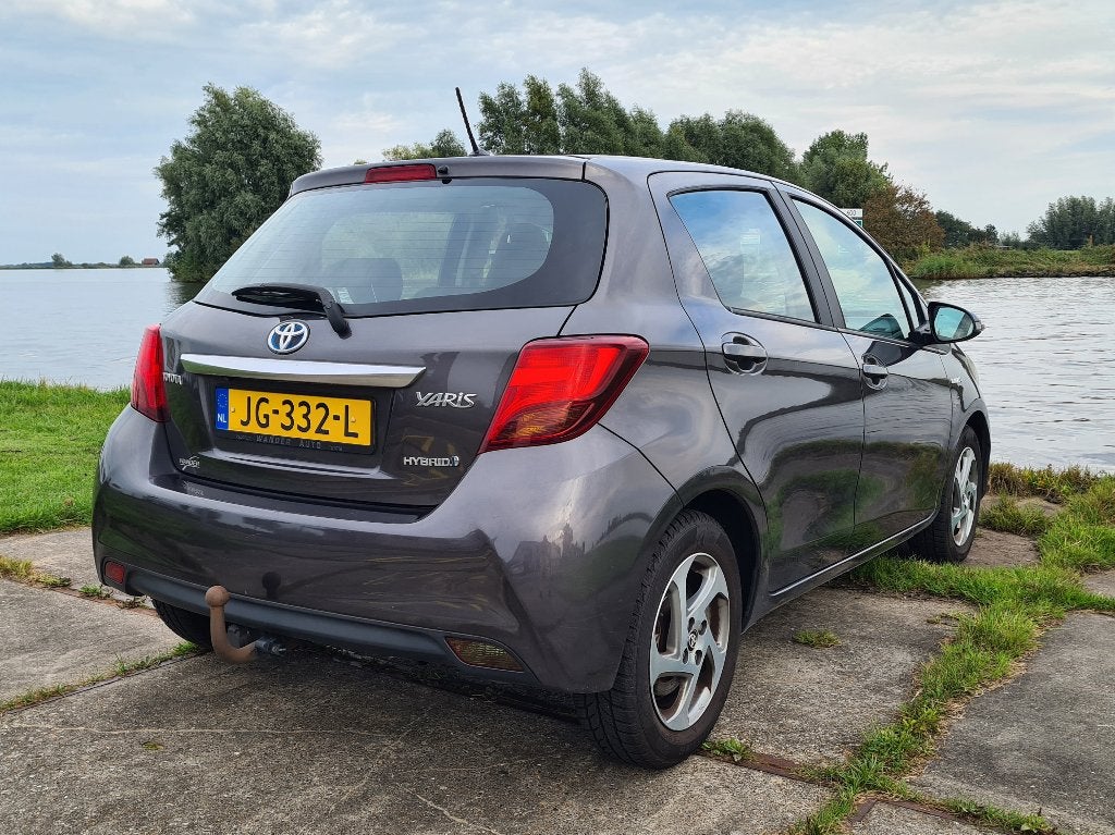 Toyota Yaris Hybrid 1.5 | 2015 | 163 000 km, Auto's, 74 pk, 4 cilinders, 49 €/maand, Grijs