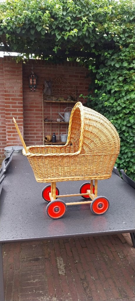 Rotan poppenwagen, Ophalen, Gebruikt, Meisje