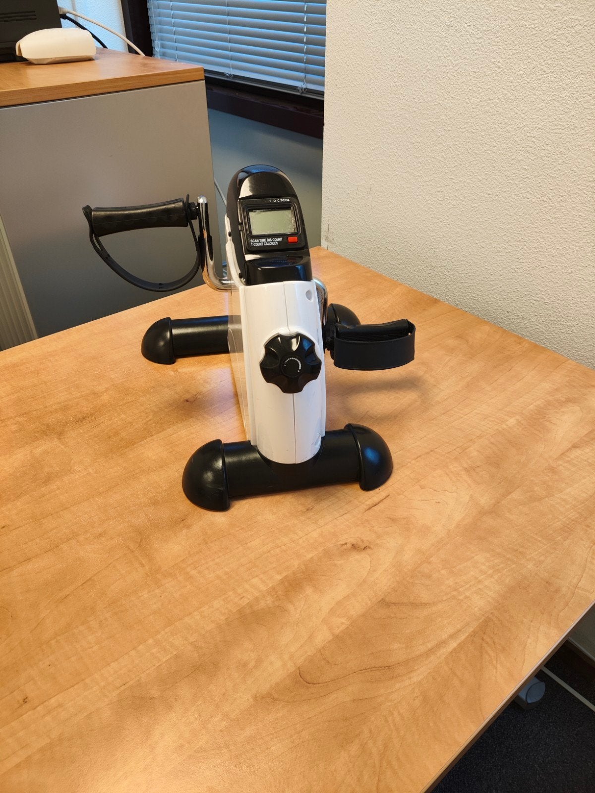 Mini Hometrainer - Compact en Draagbaar, Sport en Fitness, Ophalen, Kunststof, Gebruikt, Hometrainer