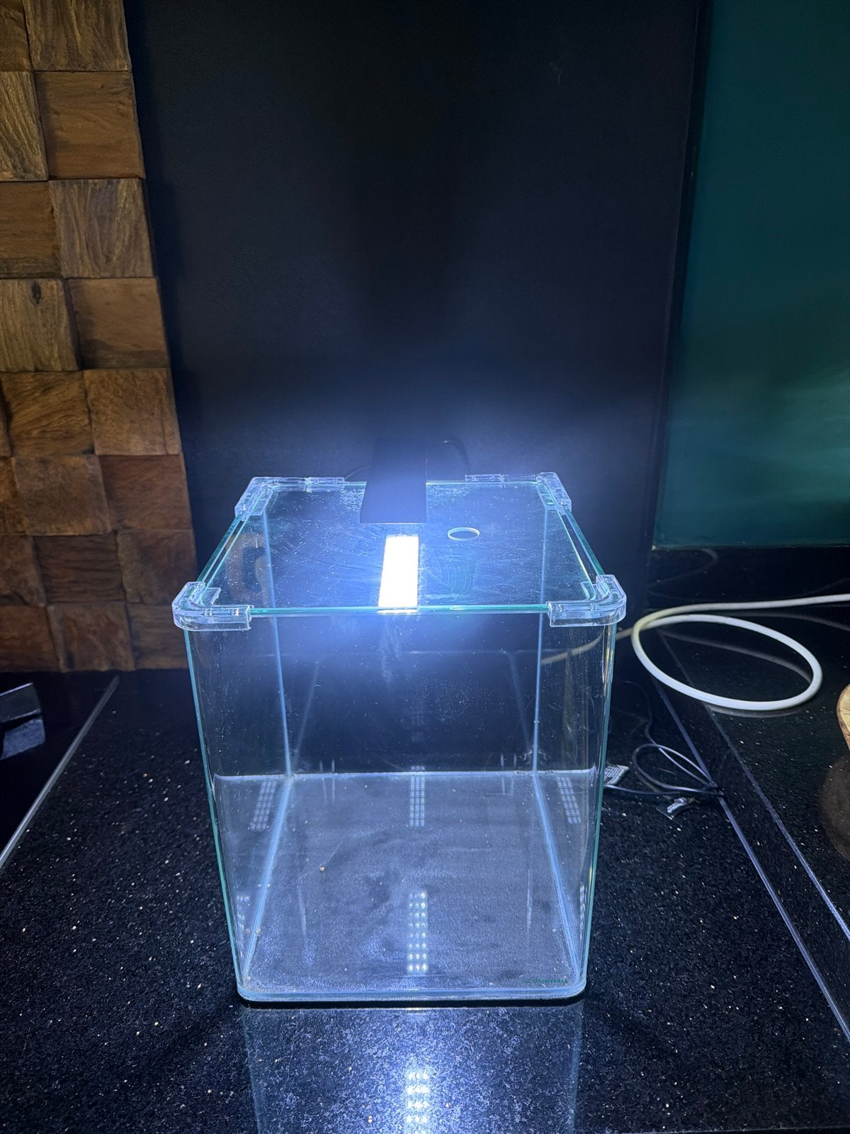 Cube 25x25x30 cm, Dieren en Toebehoren, Vissen | Aquaria en Toebehoren, Ophalen, Zo goed als nieuw, Leeg aquarium