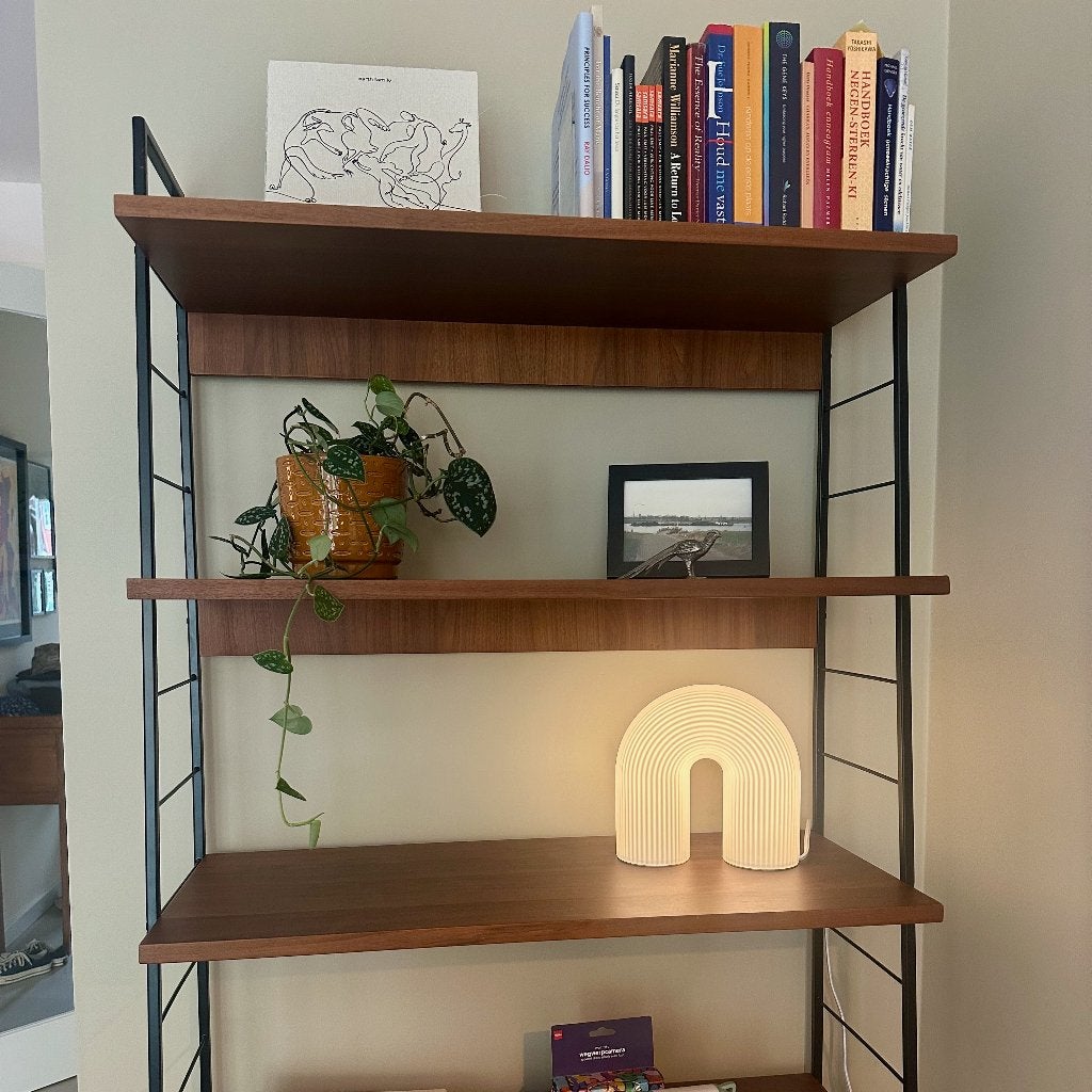 ferm LIVING Vuelta tafellamp – opaal glas & messing, Ophalen, Overige merken, Glas, Met schakelaar