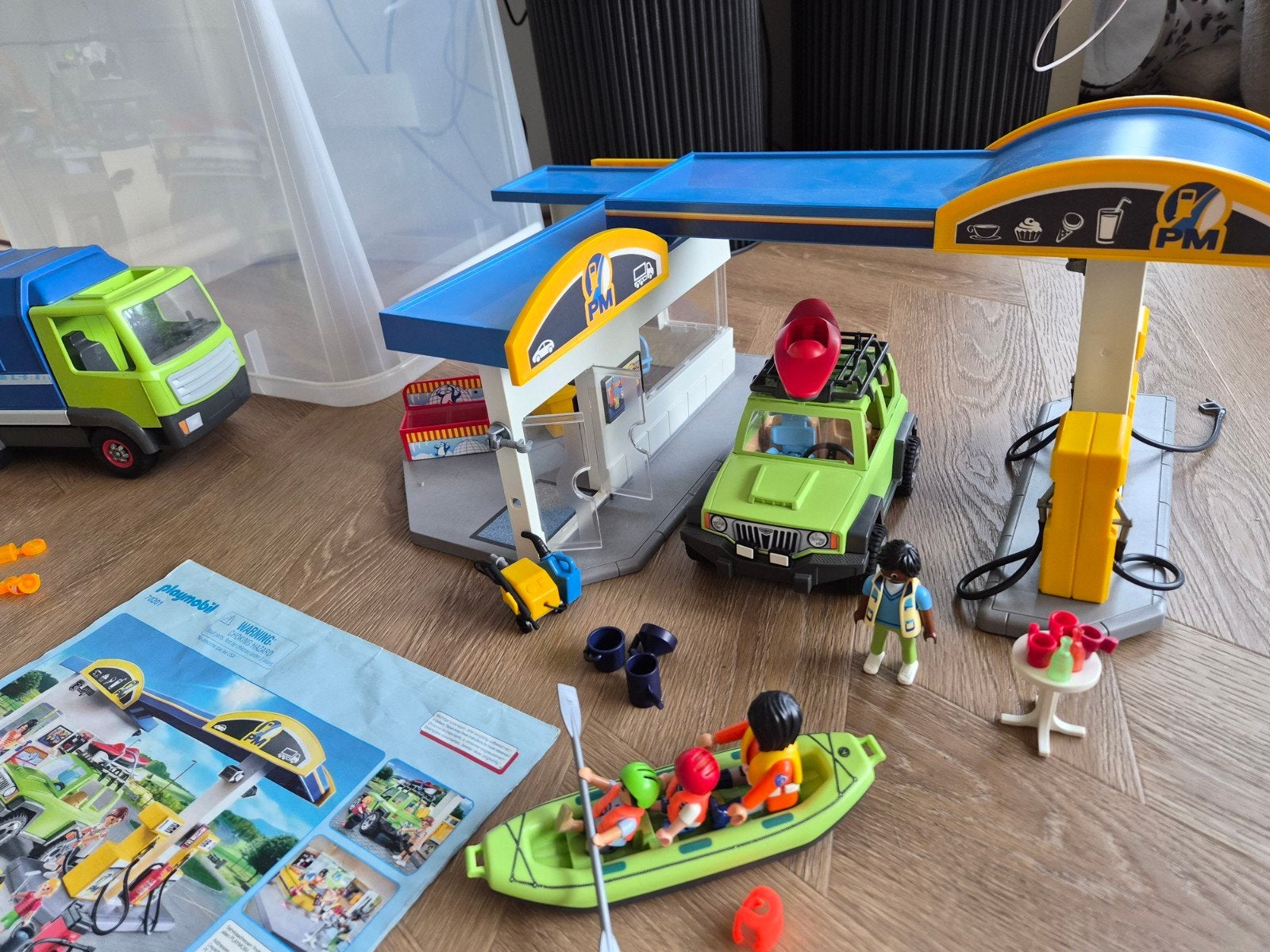 Playmobil City Life Tankstation met Jeep en Kano (Set 70201), Gebruikt, Gebouw, Complete set, Ophalen of Verzenden