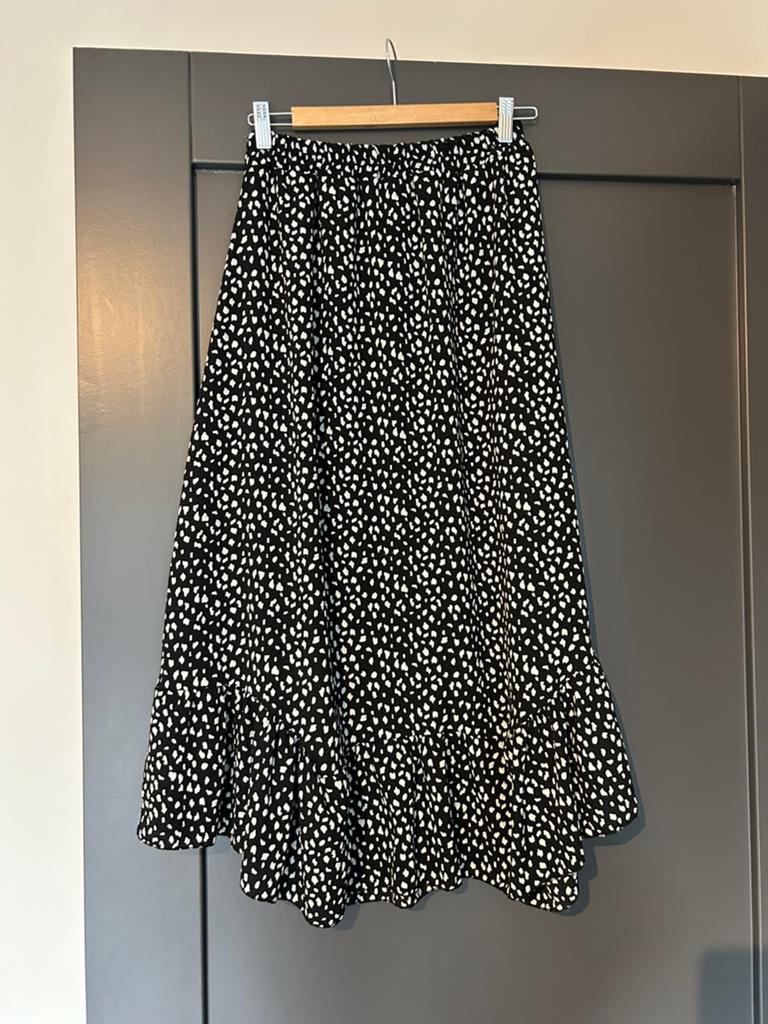 Zwart/witte gevoerde rok maat L Typical Jill te koop, Kleding | Dames, Maat 38/40 (M), Zwart, Ophalen of Verzenden, Zo goed als nieuw