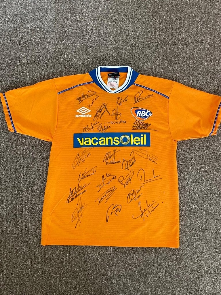 RBC Roosendaal 2000/2001 Gesigneerd Voetbalshirt, Verzamelen, Ophalen of Verzenden, Zo goed als nieuw, Buitenlandse clubs, Shirt