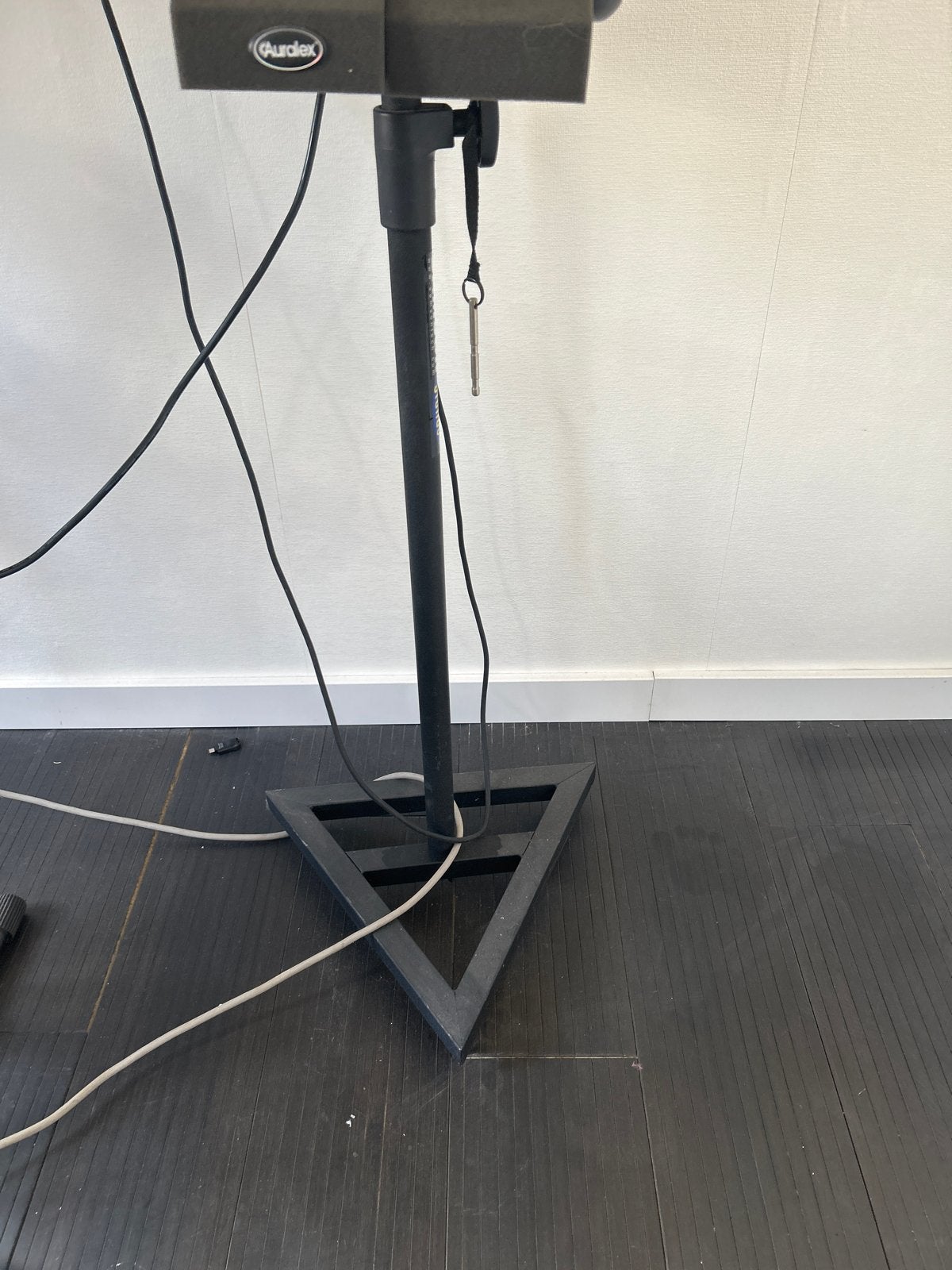 Samson Speakerstands - Hoogte Verstelbaar met Spikes, Ophalen, Gebruikt, Instrumentstandaard, Speaker