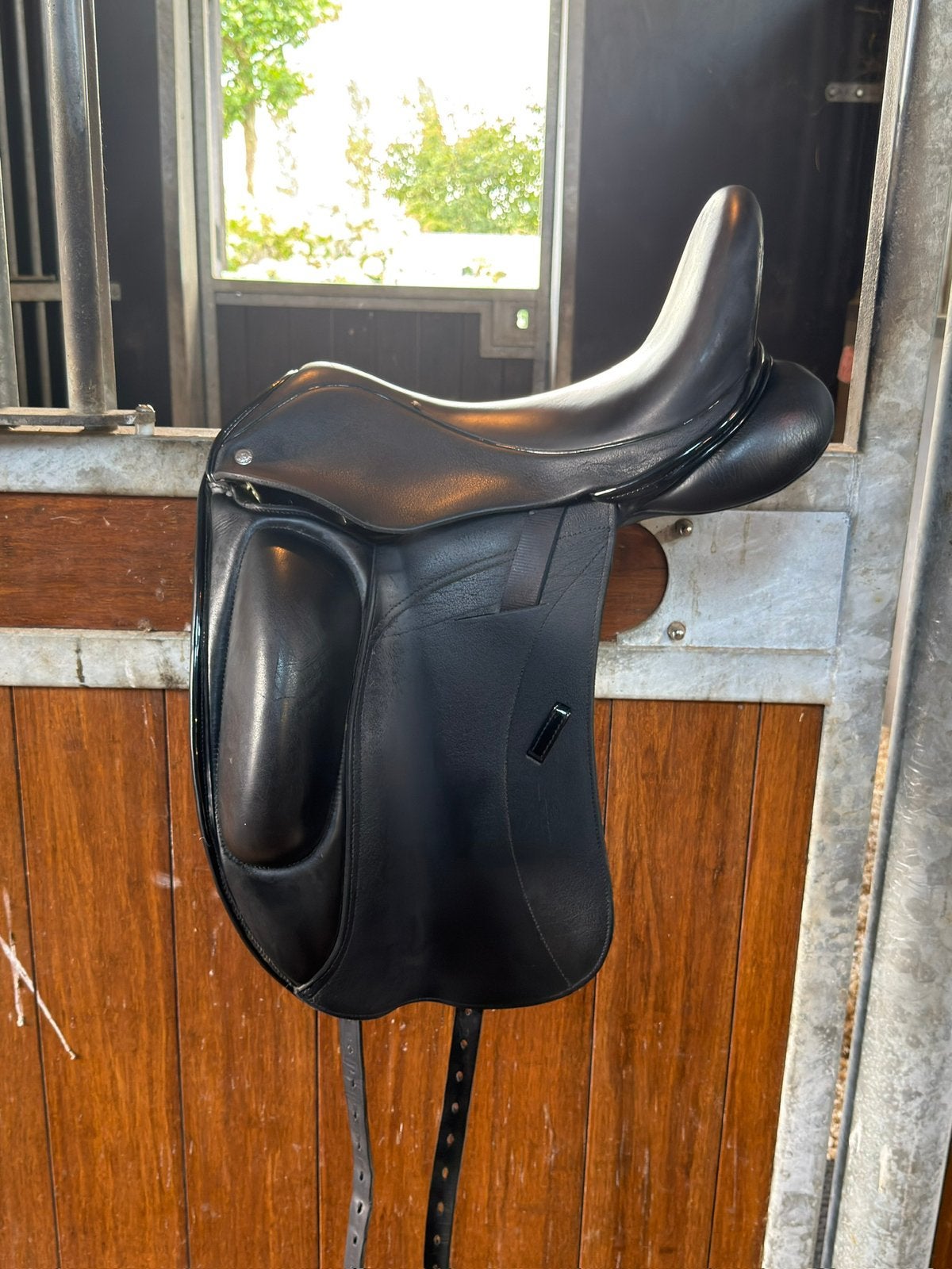 CUSTOM WOLFGANG OMNI MONOFLAP, L (17.5 inch), Dressuur, Diepe zit, Ophalen of Verzenden