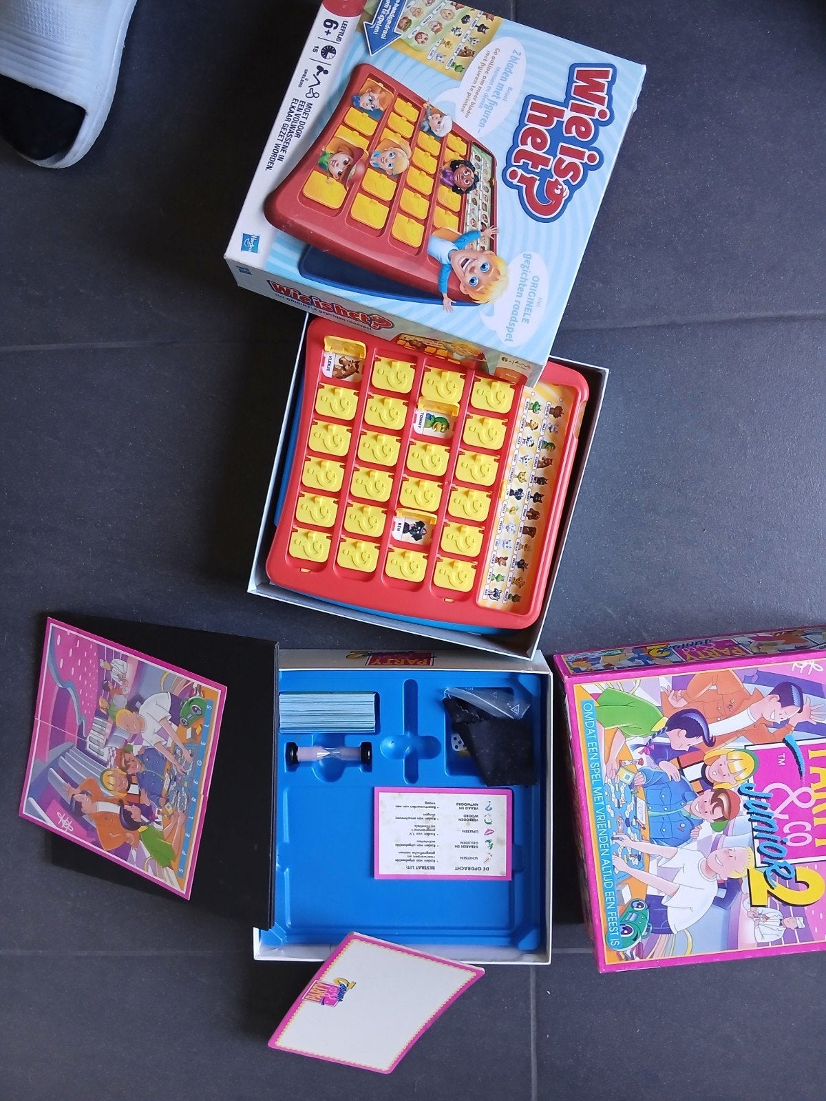 Wie is het? en Party & Co Junior - Leuke kinderspellen, Ophalen of Verzenden, Gebruikt, Jongen of Meisje