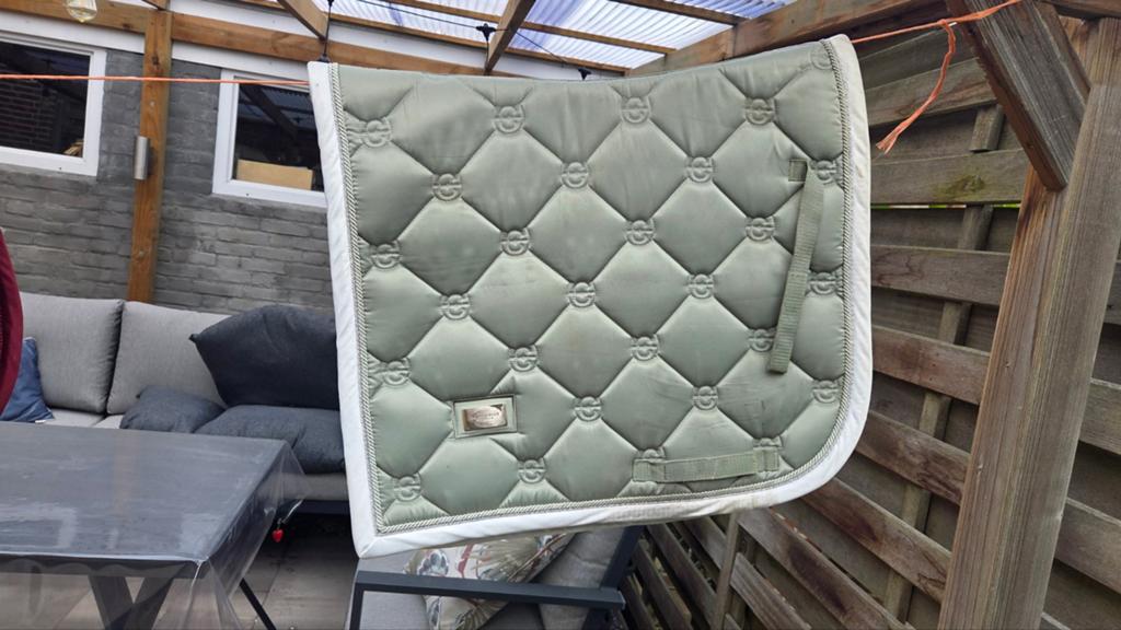 Dressuur Zadeldekje
Pistachio White, Verzenden