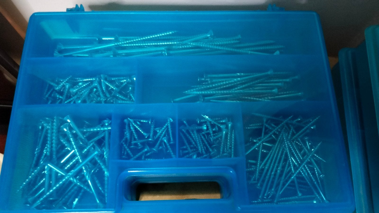 Diverse schroeven  in handige opbergdoos, Ophalen, Nieuw, Minder dan 50 mm, Schroeven