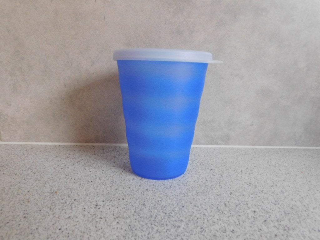 Tupperware Trendy Beker met Deksel - Blauw 330 ml, Blauw, Beker of Kan, Ophalen of Verzenden, 330 ml