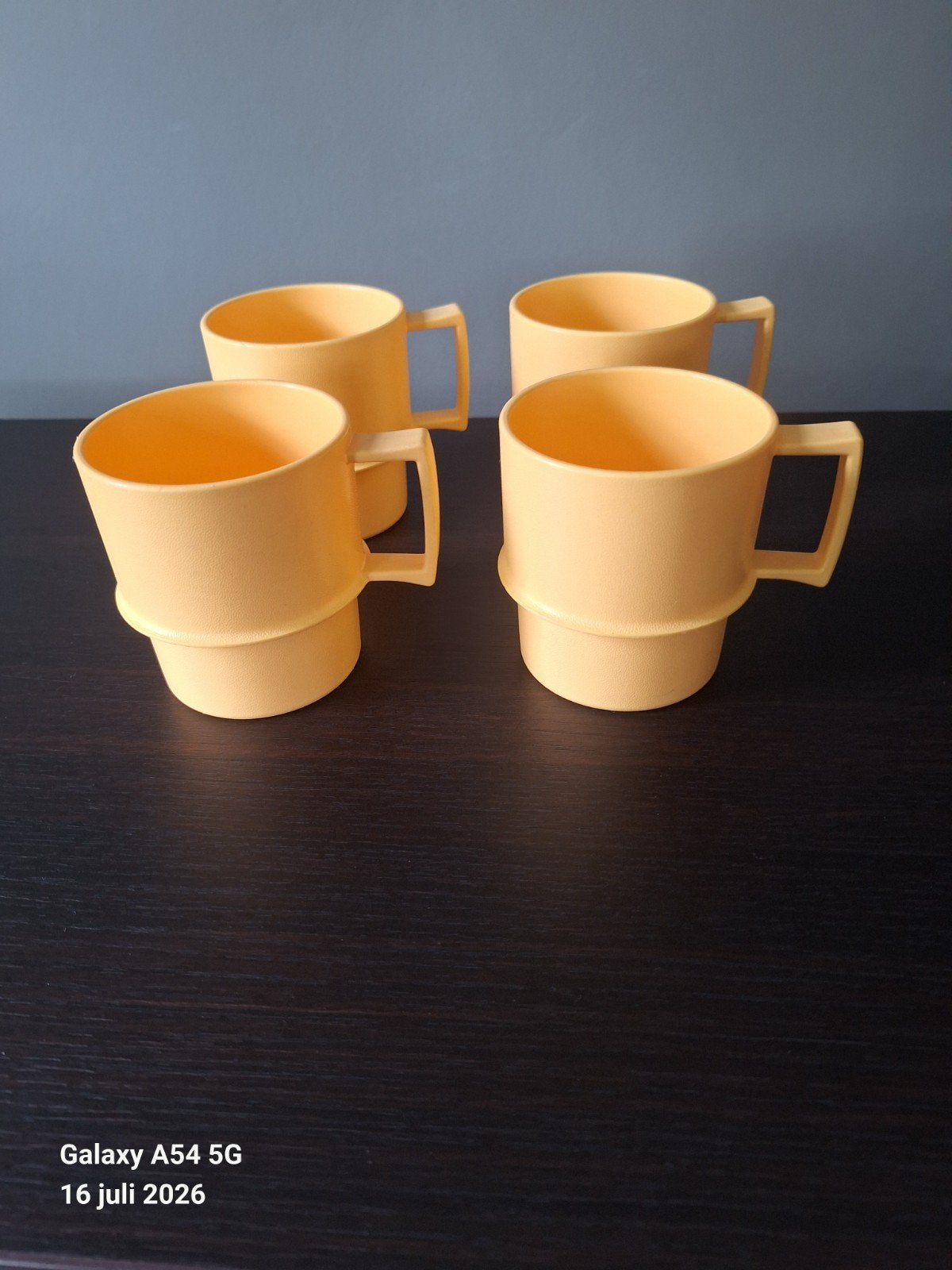 Vintage tupperware koffiebekers geel, Ophalen of Verzenden, Zo goed als nieuw, Geel, Beker of Kan