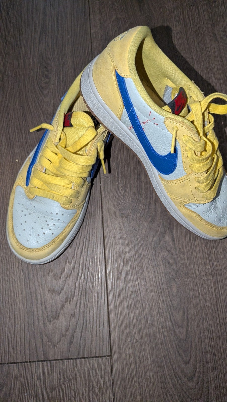 Travis Scott x Air Jordan 1 Low OG "Canary", Geel, Nike, Ophalen of Verzenden, Sneakers of Gympen