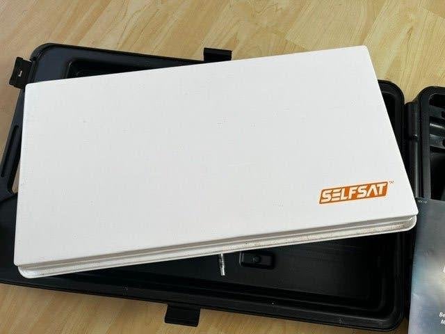Selfsat schotelantenne, Ophalen of Verzenden, Zo goed als nieuw
