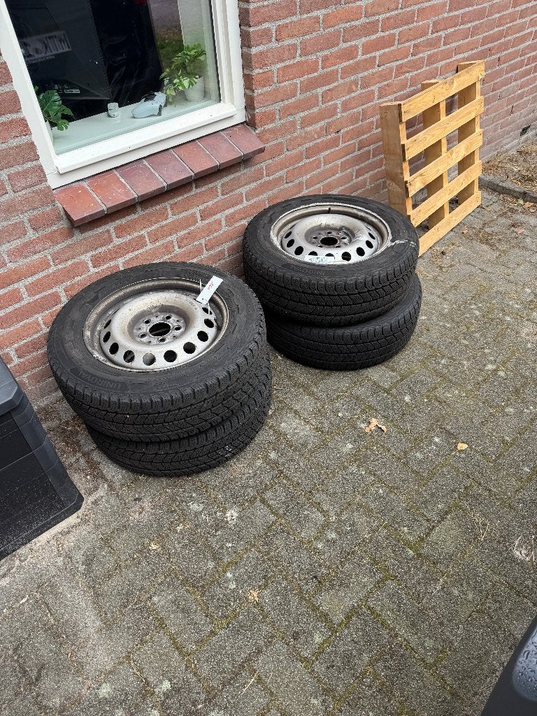 Winterset Mercedes Vito / V-Klasse - Uniroyal 205/65 R16C, Ophalen, 16 inch, Banden en Velgen, Bestelwagen