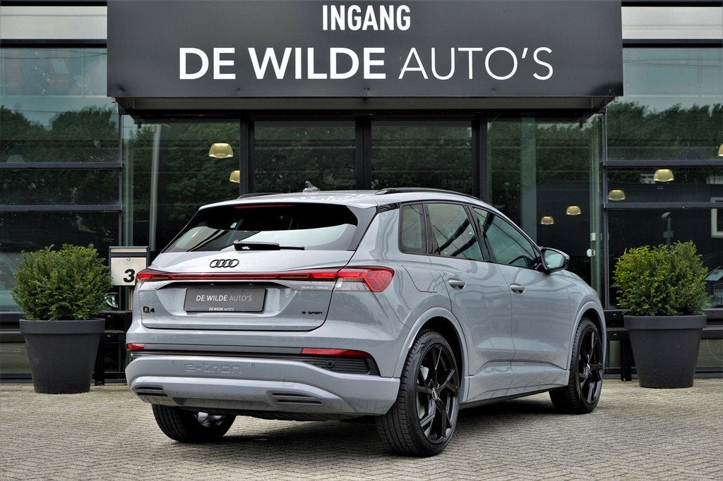 Audi Q4 e-tron 35 S Edition Kieselgrijs 21-inch Stoelverwarm, Auto's, Audi, Automaat, Gebruikt, Zwart, Origineel Nederlands