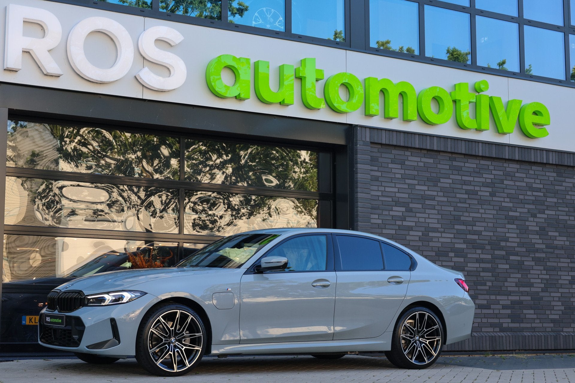 BMW 3-serie 330e M-SPORT | BTW | 360 | HUD | MEMORY | KEYLES, Auto's, Achterwielaandrijving, Gebruikt, Zwart, 4 cilinders