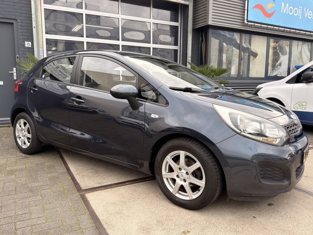 Kia Rio 1.2 CVVT ComfortLine Airco 5drs! inruil mogelijk!, Auto's, 21 km/l, 86 pk, 4 cilinders, Origineel Nederlands