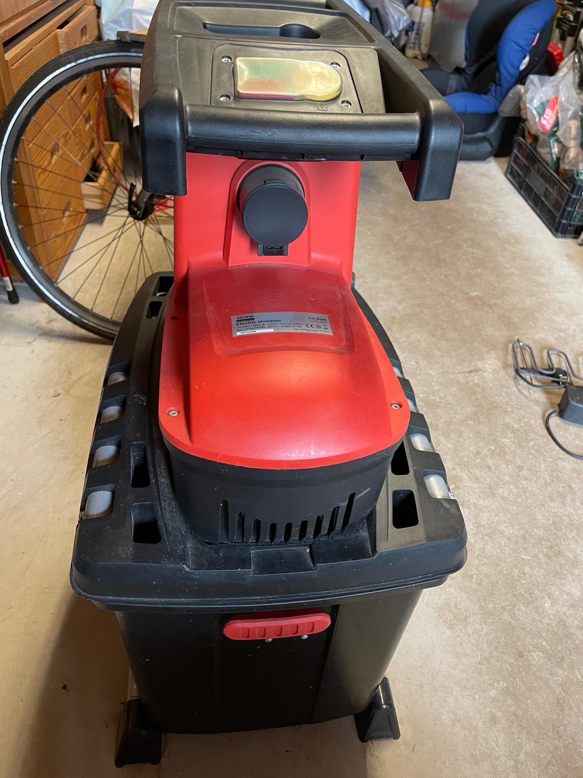 Dolmar electrische versnipperaar fh 2500, Tuin en Terras, Hakselaars, Ophalen, Zo goed als nieuw, Elektrisch, Met opvangbak