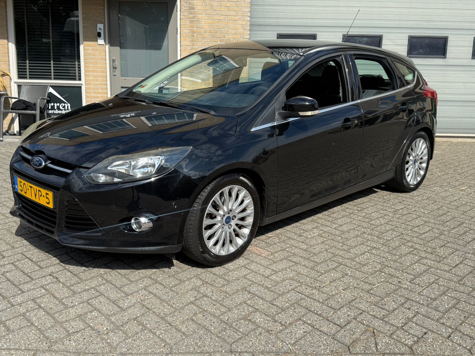 Ford Focus 1.0 Ecoboost 74KW 5-D 2012 Zwart, Auto's, 635 kg, 100 pk, Zwart, Bedrijf