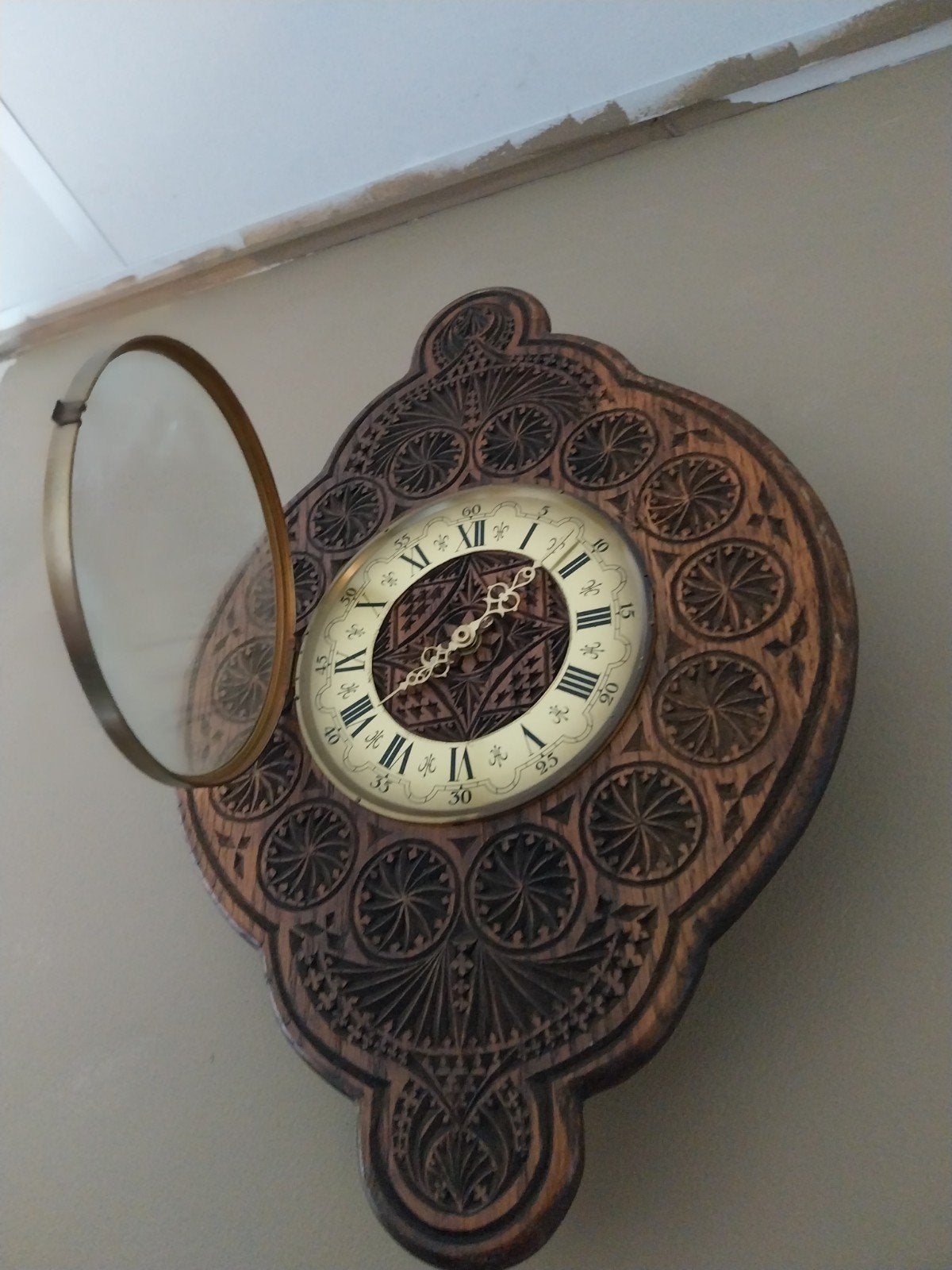 Antieke houten wandklok met Romeinse cijfers, Antiek en Kunst, Ophalen of Verzenden