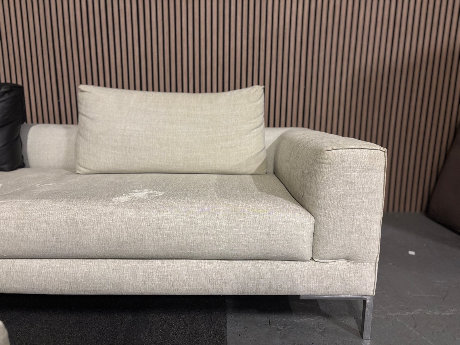 GRATIS LEVERING Design on Stock Aikon Bank 330X198 GEREINIGD, Huis en Inrichting, Hoekbank, 300 cm of meer, Zo goed als nieuw