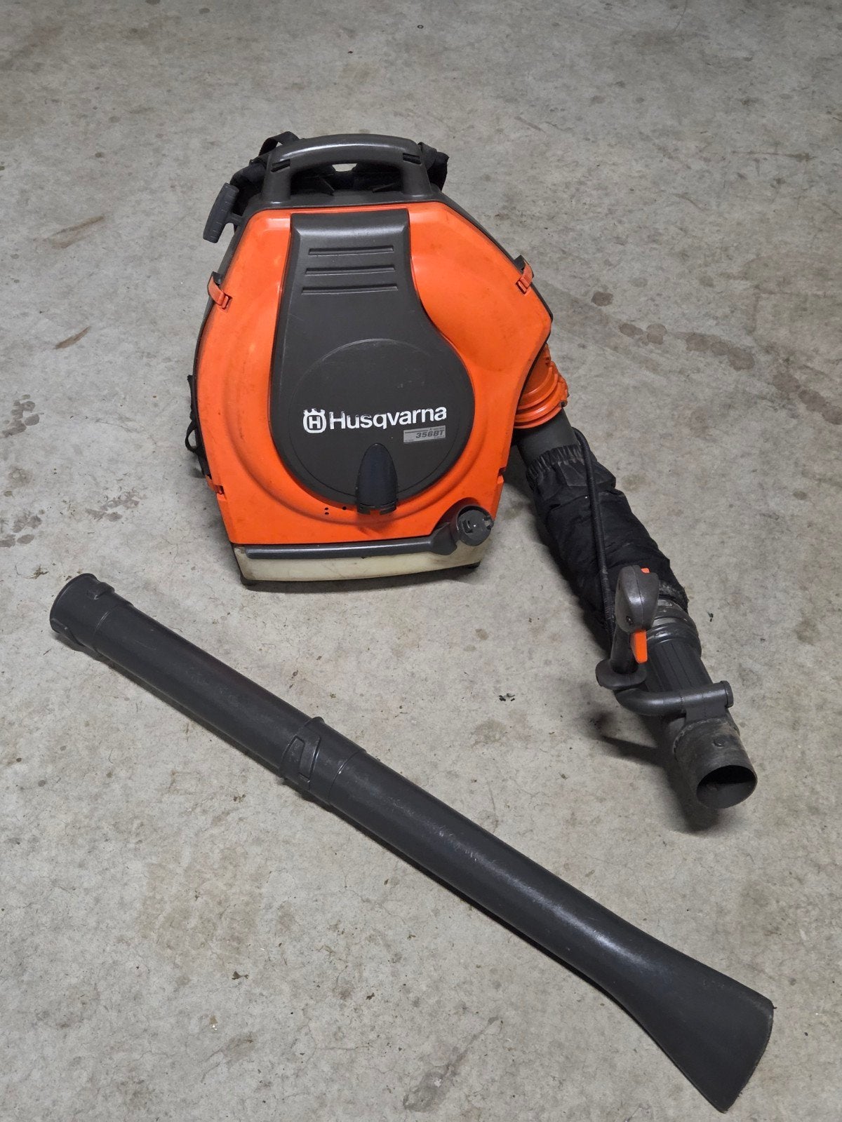 Husqvarna 356BT Bladblazer, Tuin en Terras, Bladblazers, Ophalen, Benzine, Ruggedragen, Zo goed als nieuw