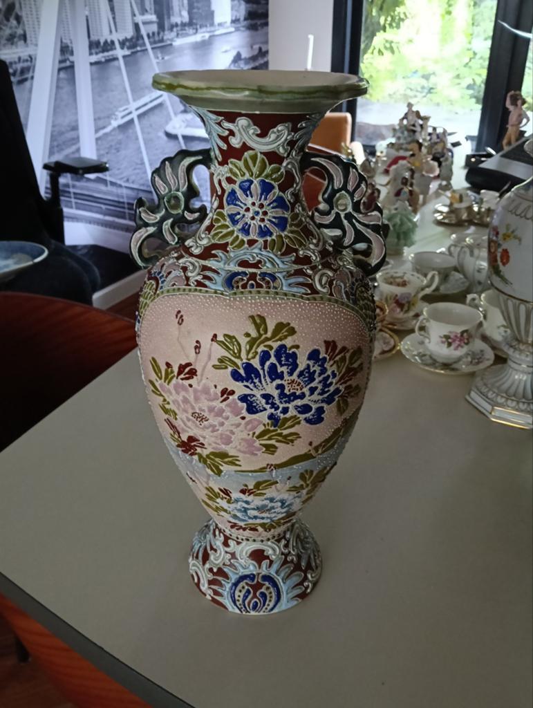 Prachtige Antieke Satsuma Stijl Vaas met Rijke Decoratie, Ophalen of Verzenden