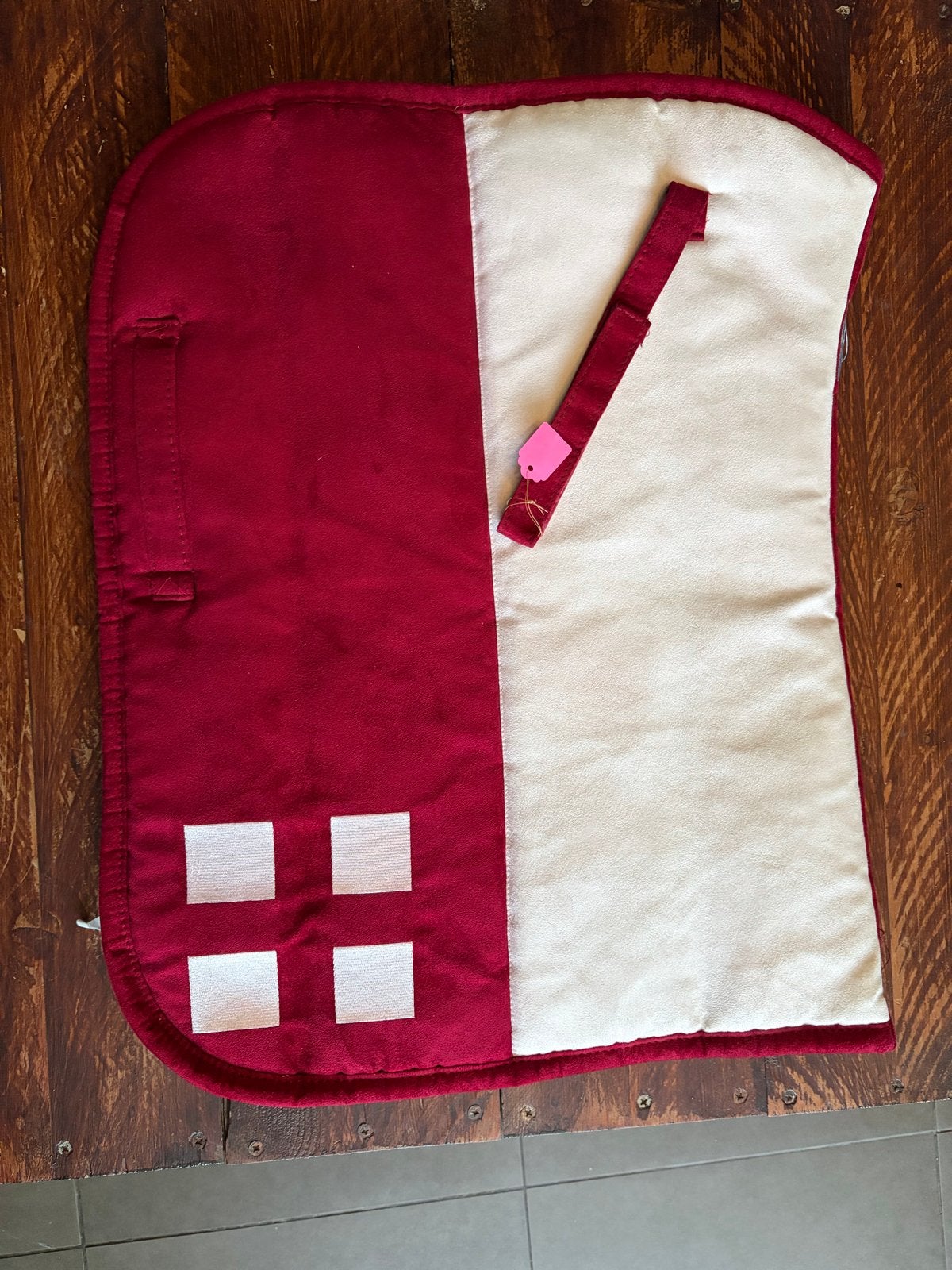 Mooi rood/crème QHP zadeldekje, Ophalen of Verzenden