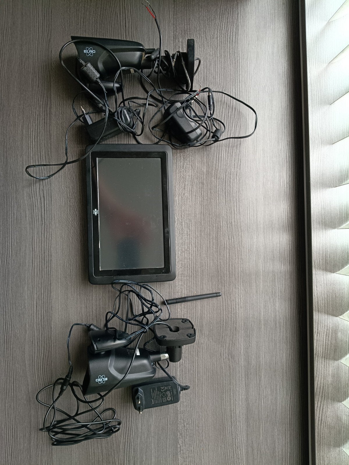 Elro CS85DVR Beveiligingscamera set monitor en extra camerae, Ophalen of Verzenden, Zo goed als nieuw, Buitencamera