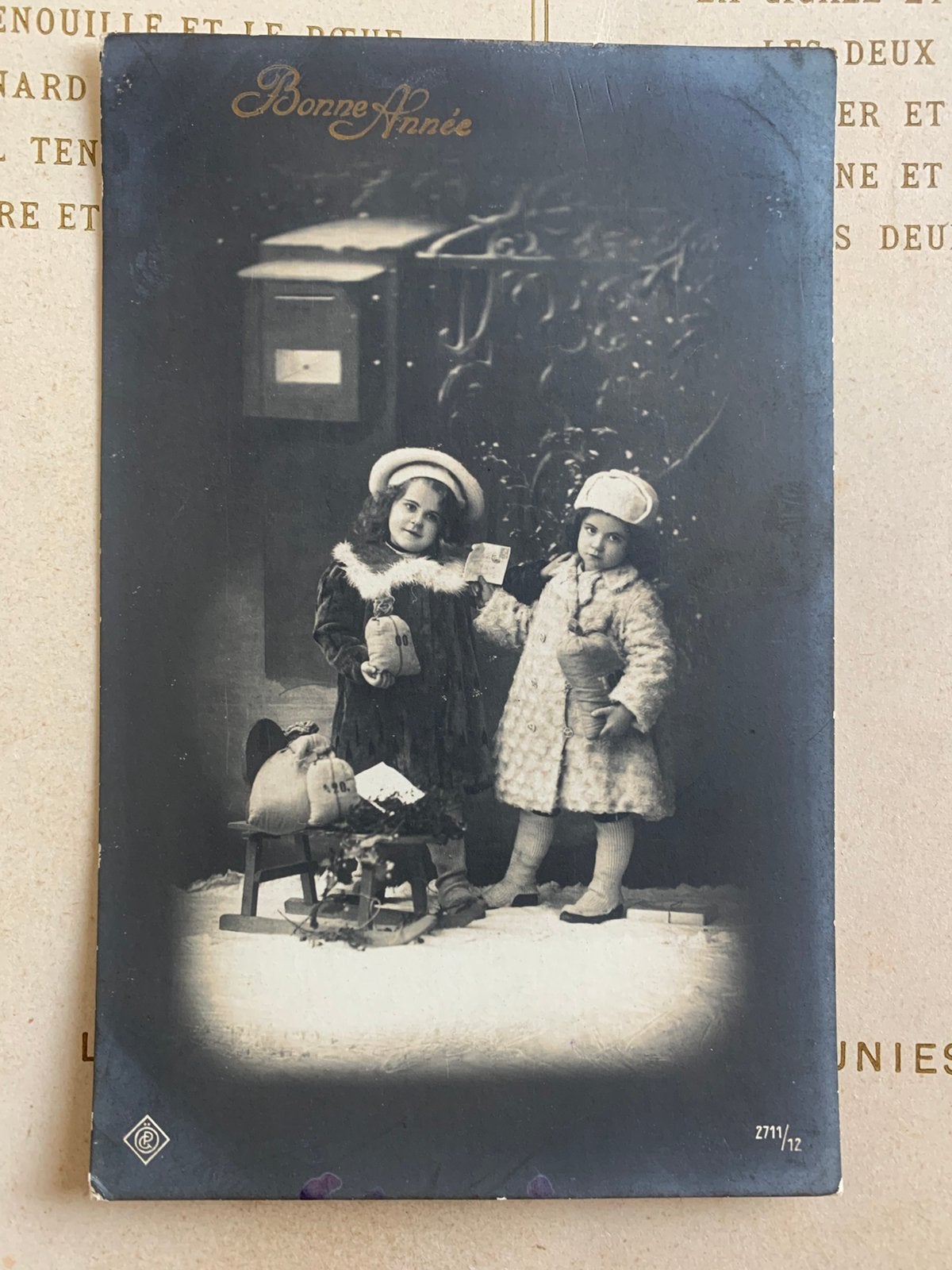 Bonne Année - meisjes, slee, brievenbus (II), Ophalen of Verzenden, Voor 1920, Gelopen, Feest(dag)