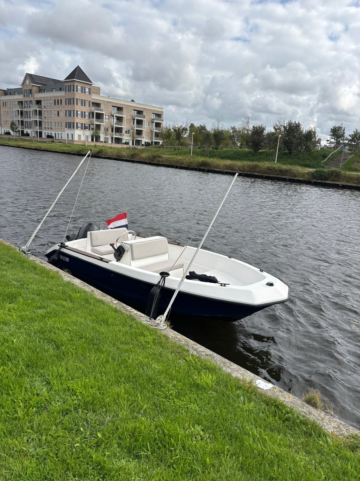 Elan 495 GT Family in Nieuwstaat met 30 pk en trailer. 🚤🚤, Watersport en Boten, Ophalen, Zo goed als nieuw, Overige typen