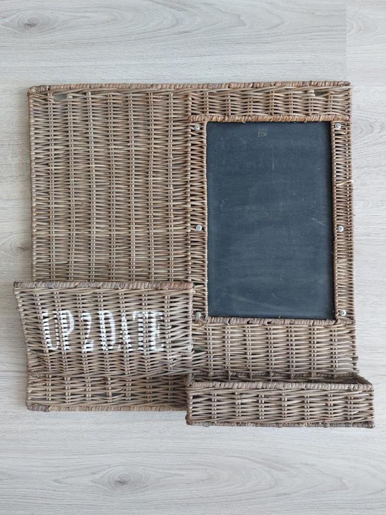 Riviera Maison stijl organiser met krijtbord en mandjes, Ophalen, Natuurlijk materiaal, Bruin, Landelijk