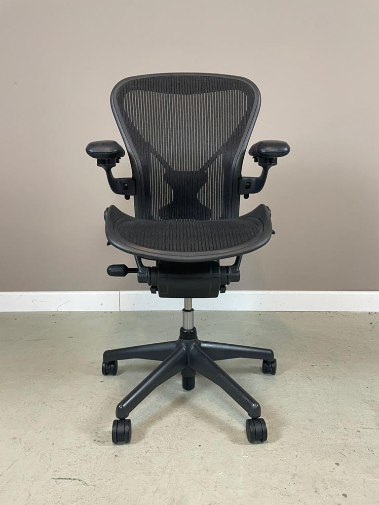 Herman Miller Aeron B classic full option refurbished ZGAN, Ophalen, Zwart, Zo goed als nieuw, Bureaustoel