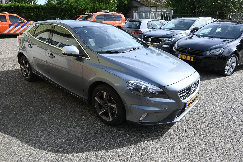 Volvo V40 2.0 D2 120PK 2016 Grijs R-disign, Auto's, Voorwielaandrijving, Bluetooth, Zwart, 4 cilinders