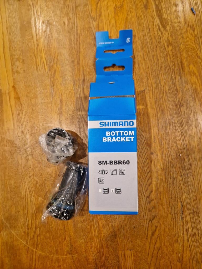 Shimano SM-BBR60 Bottom Bracket Nieuw in Doos, Ophalen of Verzenden, Nieuw, Crankstel of Pedalen
