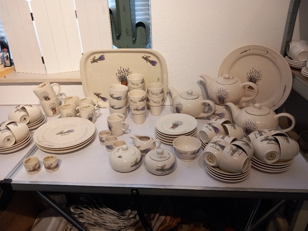 Jet servies Lavender, Overige typen, Ophalen of Verzenden, Zo goed als nieuw, Overige stijlen
