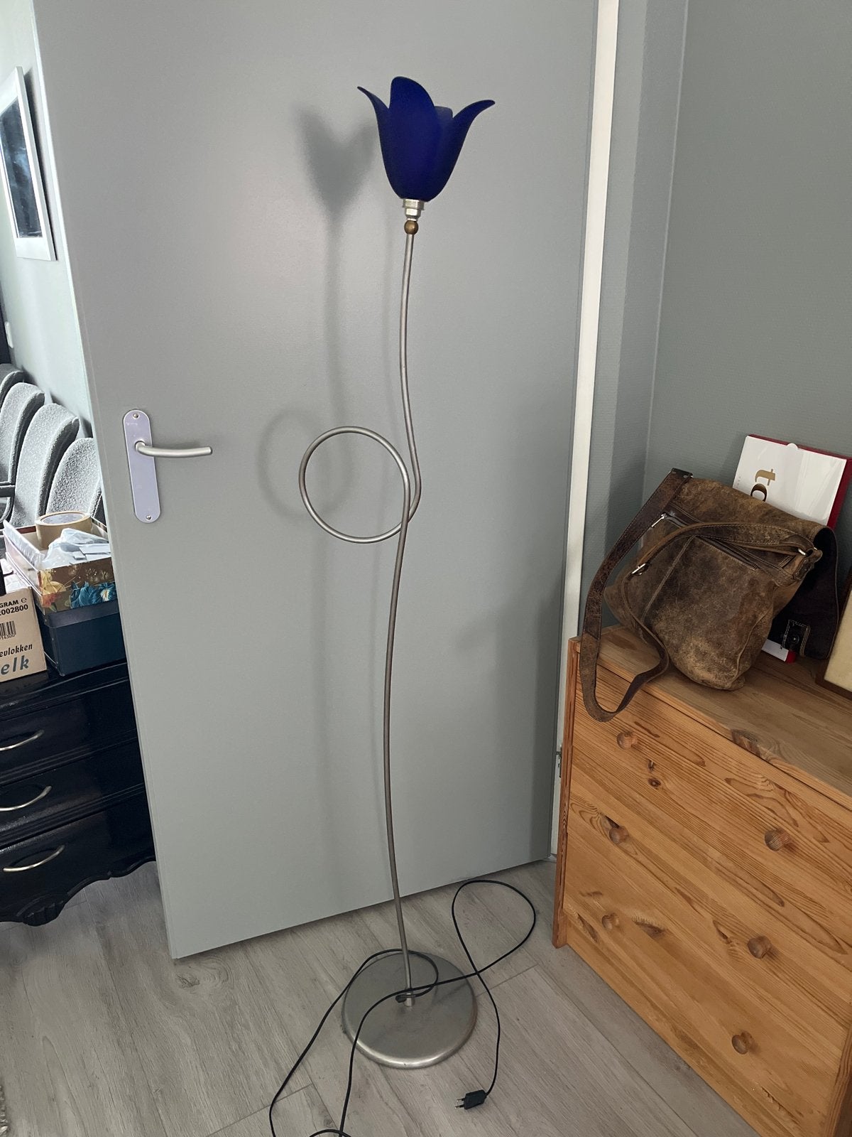 Staande lamp 150 cm met blauwe bloemkap, Ophalen of Verzenden, Gebruikt, Metaal, 150 tot 200 cm